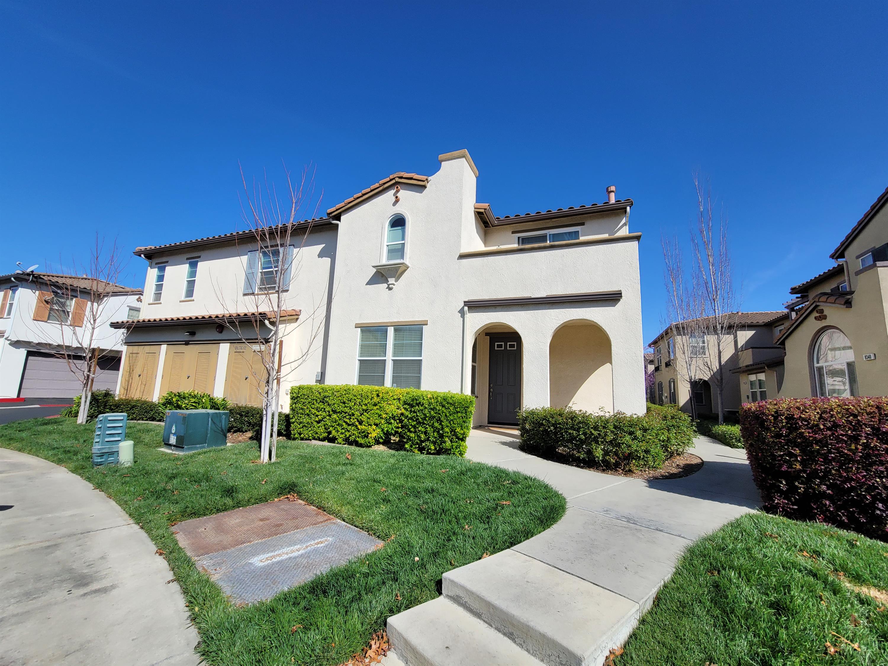 8338 Crystal Walk Circle